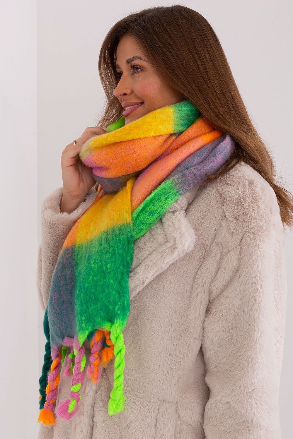  Shawl model 191718 AT 